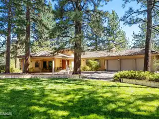 Private Verdi Estate with 7-car Garage