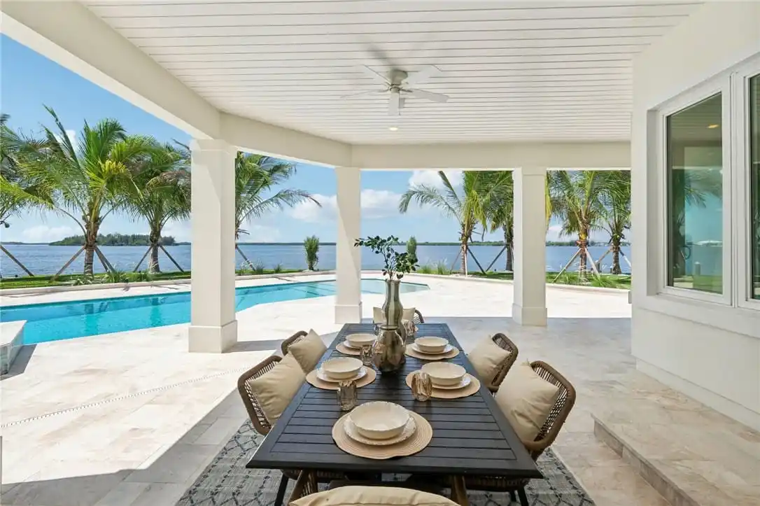 Reconstructed Smart Home with Gorgeous Views