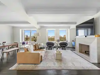 Striking Residence in a Full-service Condominium