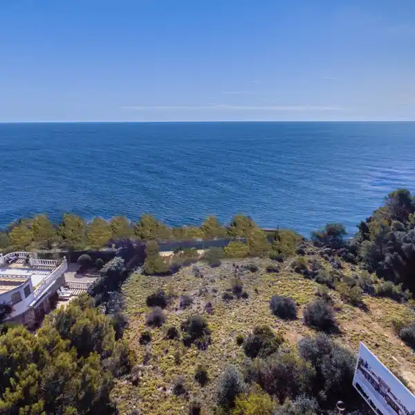 EXTENSIVE PLOT WITH EXCELLENT VIEWS