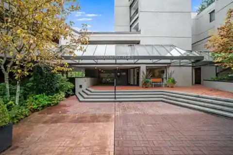 Penthouse Haven with Expansive Decks and Lake Views