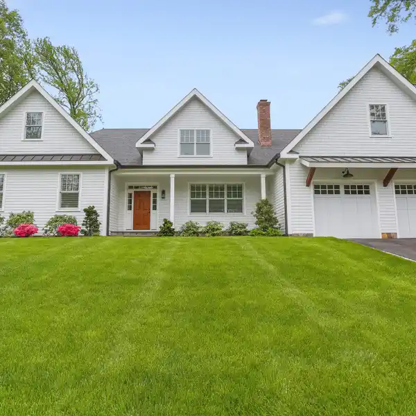 THE PERFECT BLEND OF STYLE AND CONVENIENCE