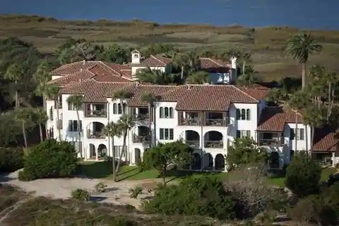 Oceanfront Luxury with Terraces and Breathtaking Views