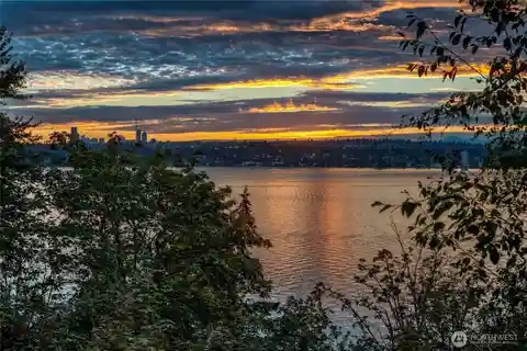 Evergreen Lakeshore Preserve