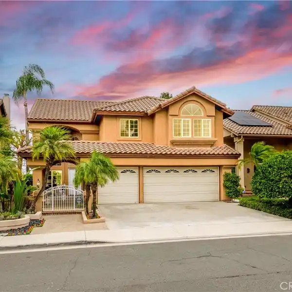 BEAUTIFUL HOME IN DESIRABLE PACIFIC RIDGE