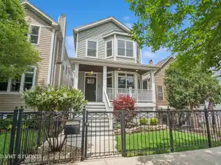 Beautifully Designed Roscoe Village Home