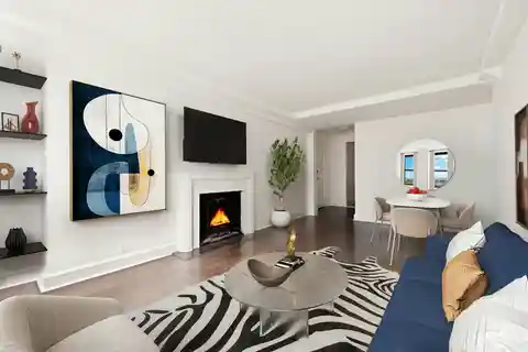 Classic Allure with a Sleek Modern Twist