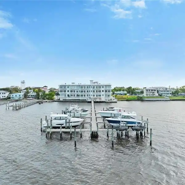 ULTIMATE SANCTUARY FOR EXTRAORDINARY LIVING