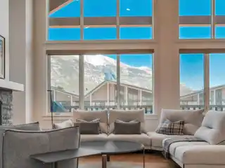 Sleek Penthouse Steps from Downtown