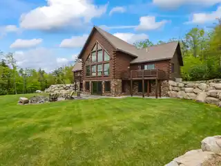 Contemporary Log Home in Madison, Nh