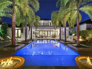 Resort-Style Luxury in the Landings at Bears Paw