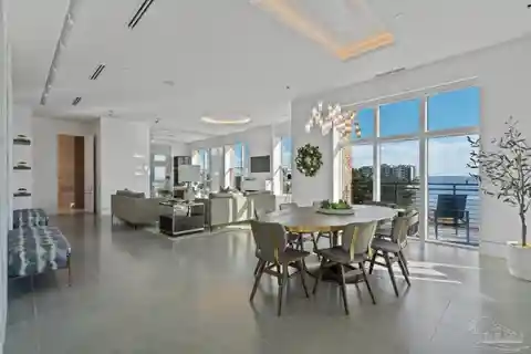 Spectacular Residence in an Exclusive Building