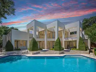 Stunning Contemporary Residence