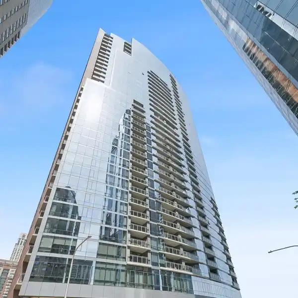 LUXURY AND CONVENIENCE WITH CAPTIVATING VIEWS