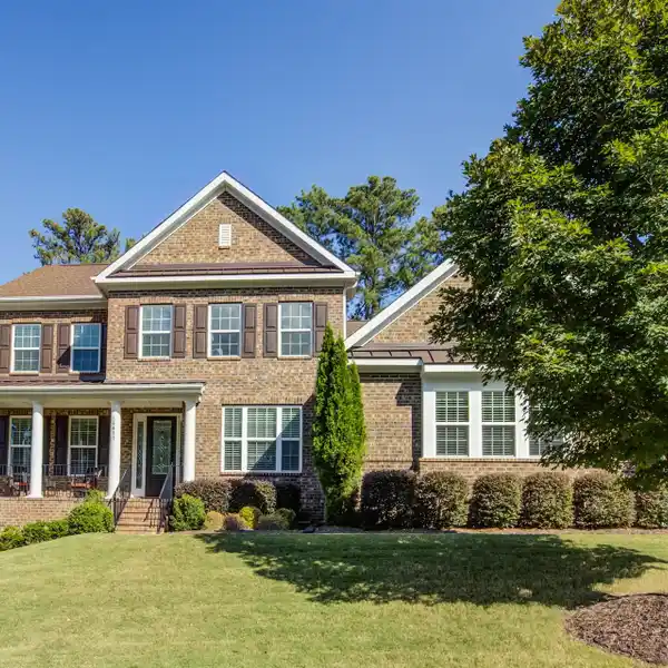 LUXURY MEETS LIFESTYLE IN THE PALISADES