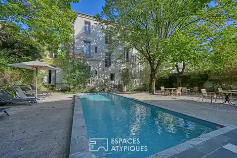 Private Mansion in Sought-After Area