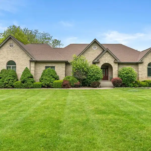 LUXURIOUS WALK-OUT RANCH
