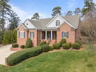 Beautiful Sunny Home on a Wonderful Cul-de-sac