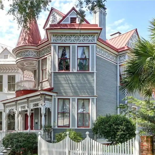 ENCHANTED DICKINSON-EXLEY HOUSE IN VICTORIAN DISTRICT