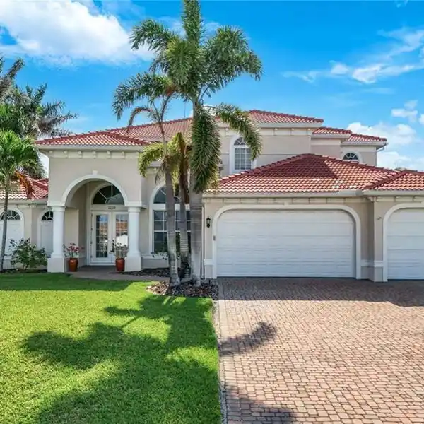 CAPE CORAL WATERFRONT RETREAT WITH POOL AND DOCK