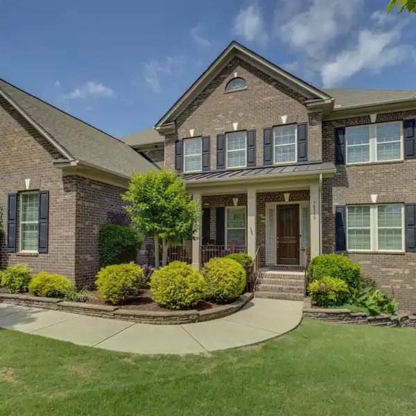 WELL-MAINTAINED FANTASTIC HOME