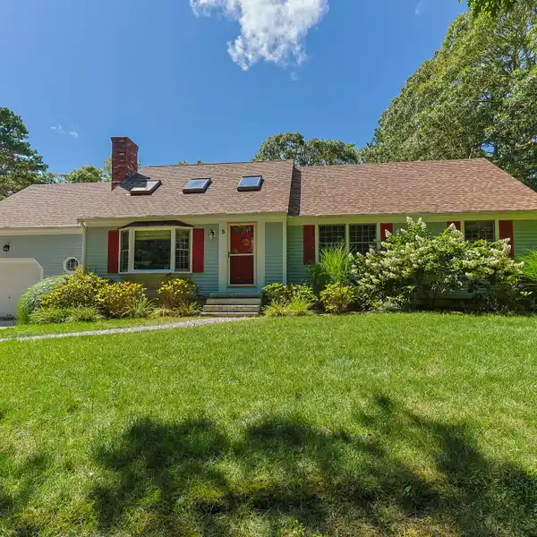INVITING RANCH HOME ON A QUIET CUL-DE-SAC
