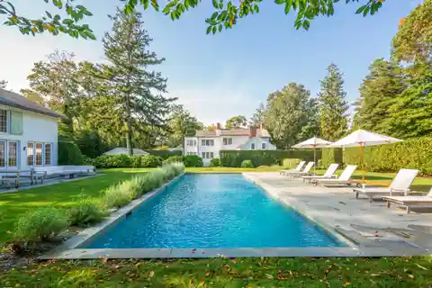 Historic Federal-style House with Every Modern Amenity
