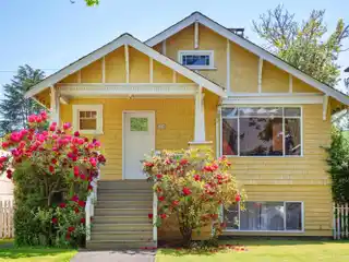 Charming Residence in Coveted Kitsilano
