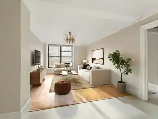 Bright and Air Home Close to Riverside Park