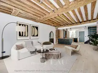 Meticulously Renovated Duplex with Private Terrace