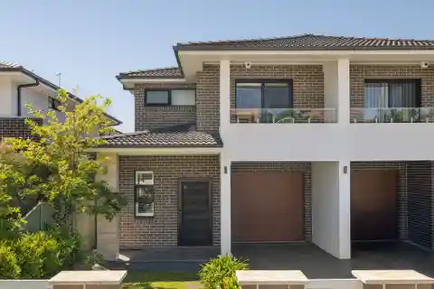 Refined Residence of Flawless Craftsmanship