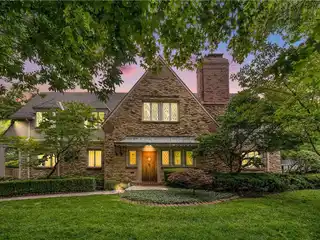 Beautifully Updated Estate Cottage