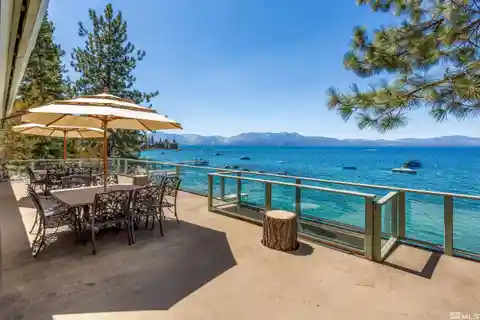 Exceptional Lakefront Residence in Prestigious Skyland