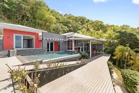 Prieta Sunsets: Amazing Ocean Views Plus Guest House and Room to Expand