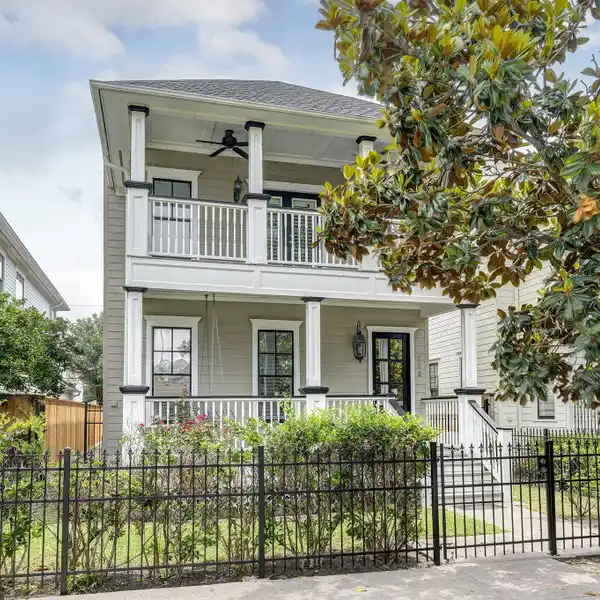 CHARMING HOME IN THE HEIGHTS