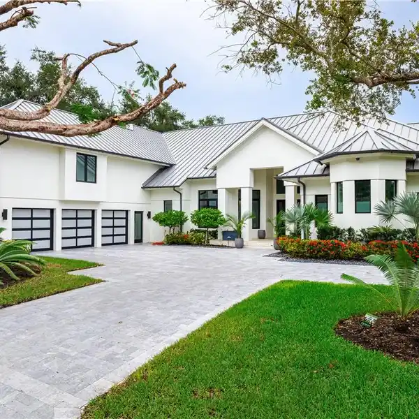 LUXURIOUS RETREAT IN PRESTIGIOUS PELICAN BAY