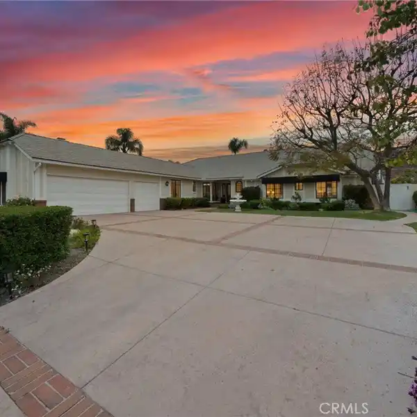 STUNNING SINGLE-LEVEL HOME IN A SOUGHT-AFTER COMMUNITY