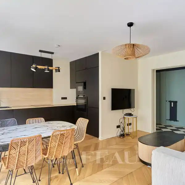 MODERN LIVING CLOSE TO ICONIC PARIS LANDMARKS