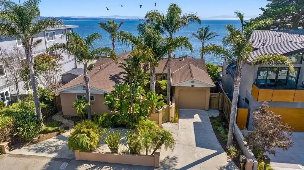 Oceanfront Gem in Sought-after Neighborhood