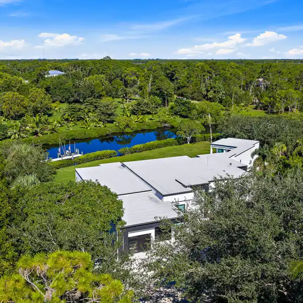 PRIVACY, PRECISION AND ARCHITECTURAL ARTISTRY