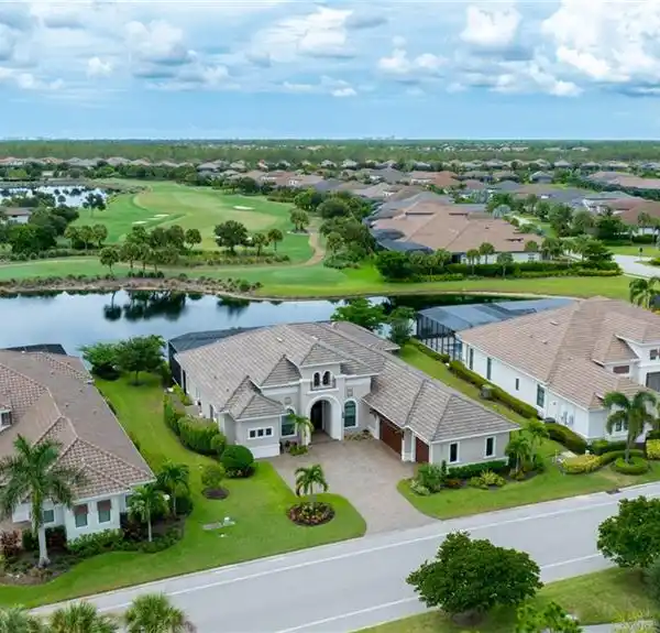 RESORT-STYLE LIVING IN NAPLES’ PREMIER COMMUNITY