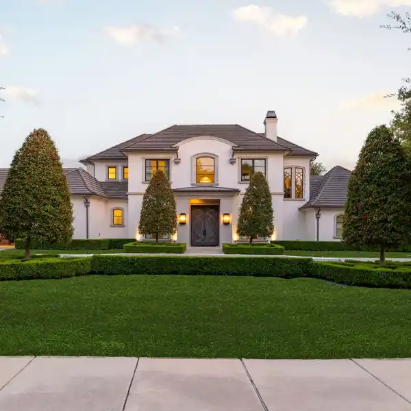 EXPANSIVE SIX BEDROOM SANCTUARY