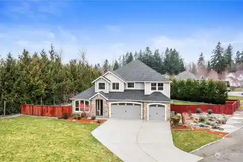 Gorgeous Home in Gated Country Creek Estates