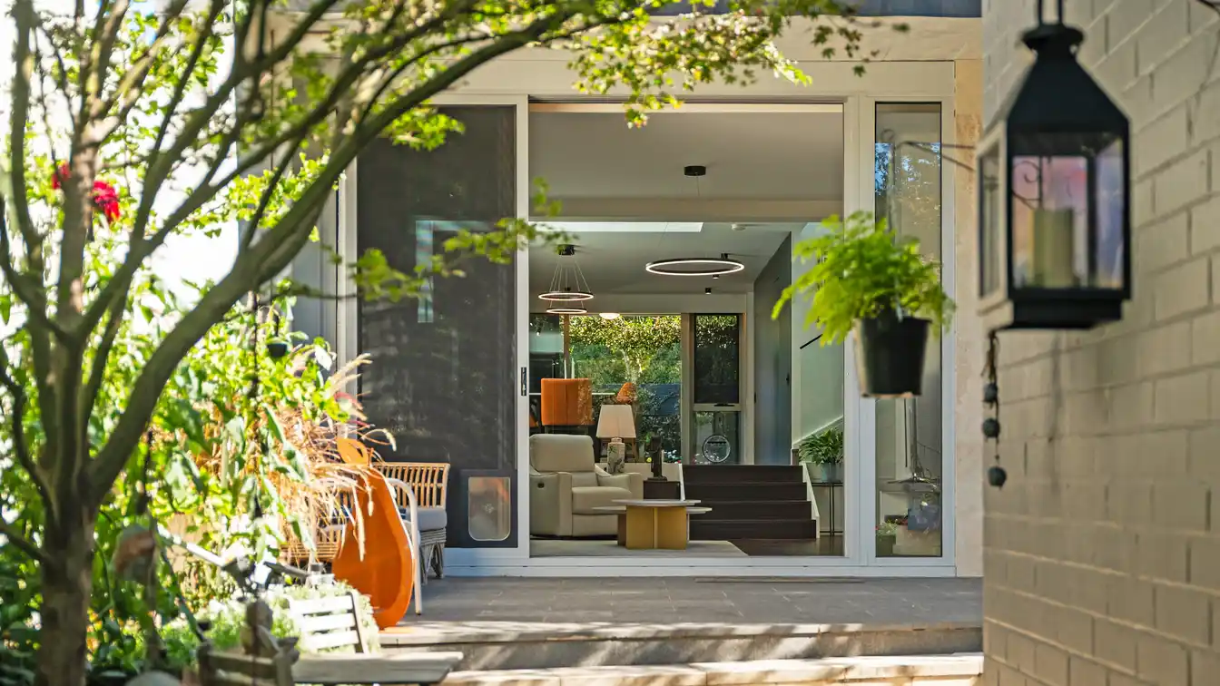 A Testament to 1980s Building Quality and Modern Living