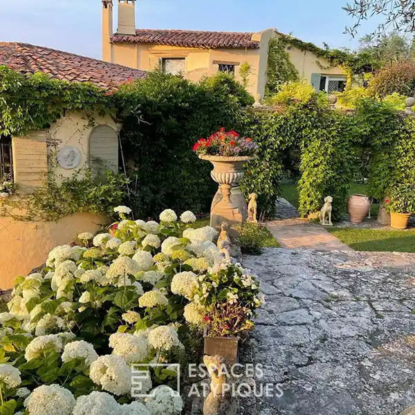 ARCHITECT-DESIGNED VILLA IN CASTELLARAS