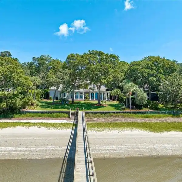 THE DEFINITION OF COASTAL ELEGANCE