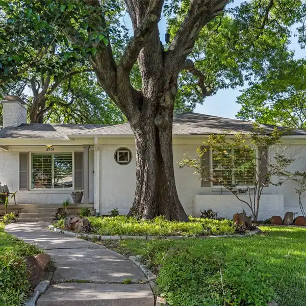 BEAUTIFULLY UPDATED TRADITIONAL HOME IN SOUGHT-AFTER LOCATION