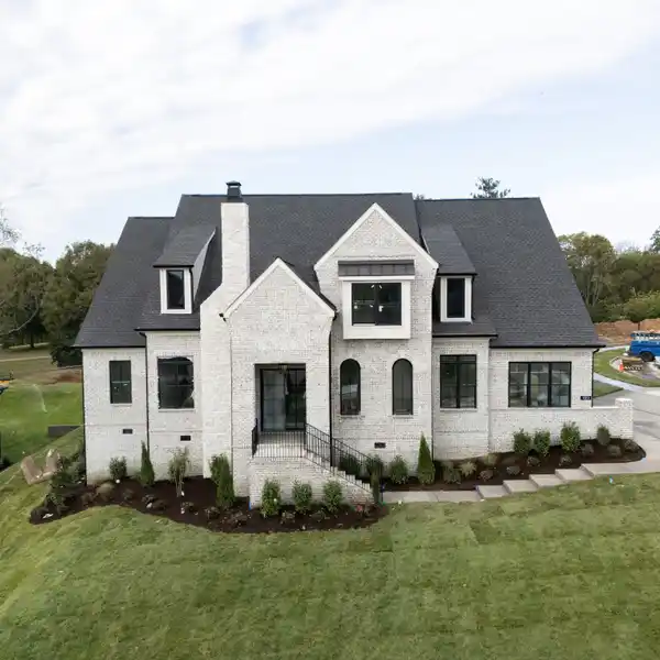 THOUGHTFULLY DESIGNED OPEN PLAN HOME IN PRIME LOCATION