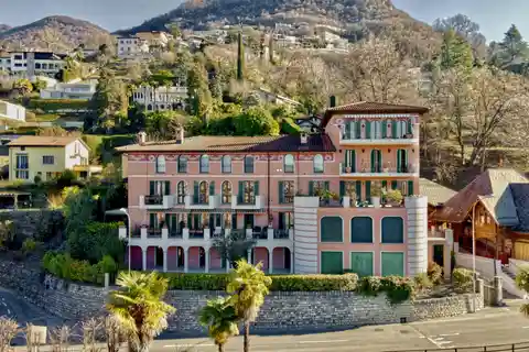 Incredible Ruvigliana Villa in Ideal Location