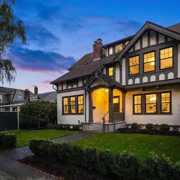 HISTORIC NORTH CAPITOL HILL RESIDENCE